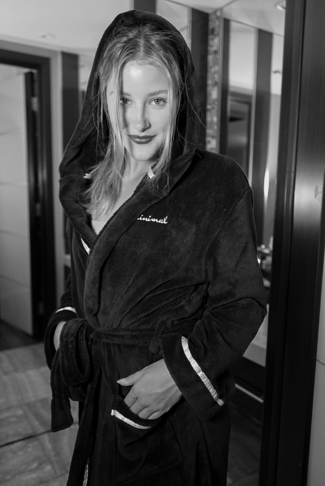 The Minimal Elle Ultra Super Soft Fluffy Robe